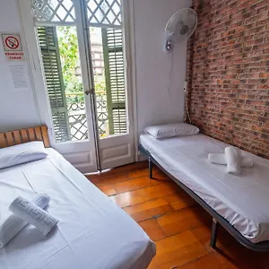 Diagonal House Albergue