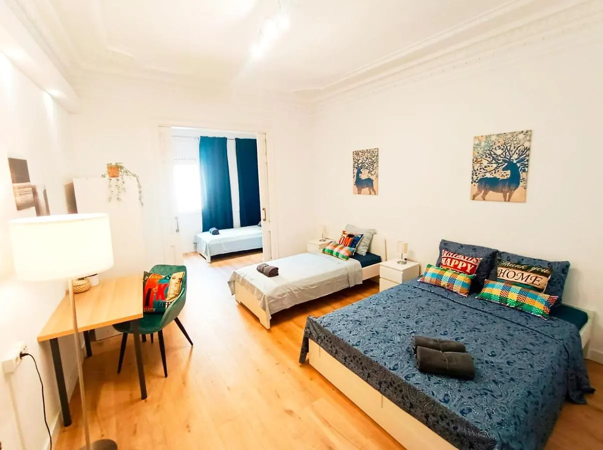 By Born & Gothic Rooms Barcelona Hostel